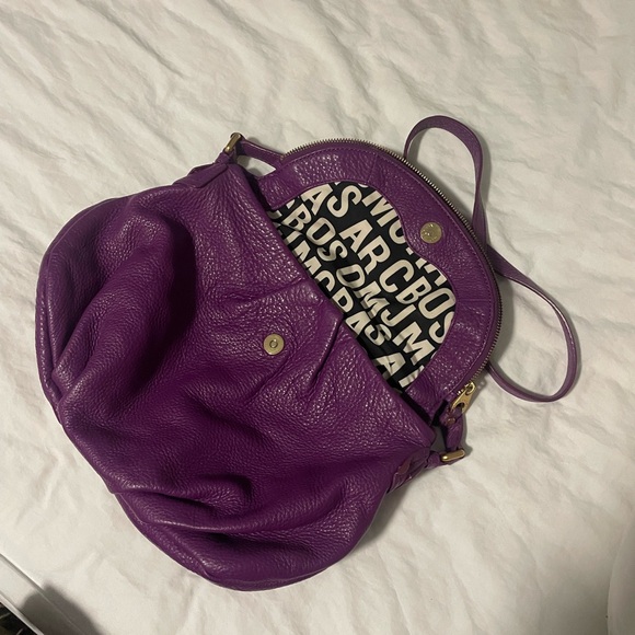 Marc by Marc Jacob’s Natasha bag in purple - Picture 9 of 11